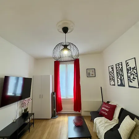 Pigalle Square - Modern Steps Away From Moulin Rouge * Paris