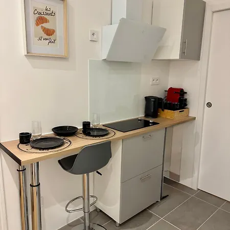 Daire Pigalle Square - Modern Steps Away From Moulin Rouge *