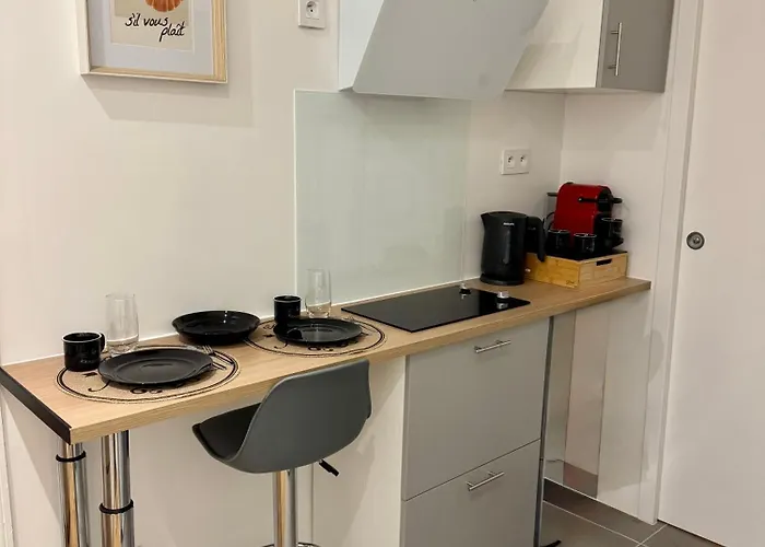 Apartament Pigalle Square - Modern Steps Away From Moulin Rouge *